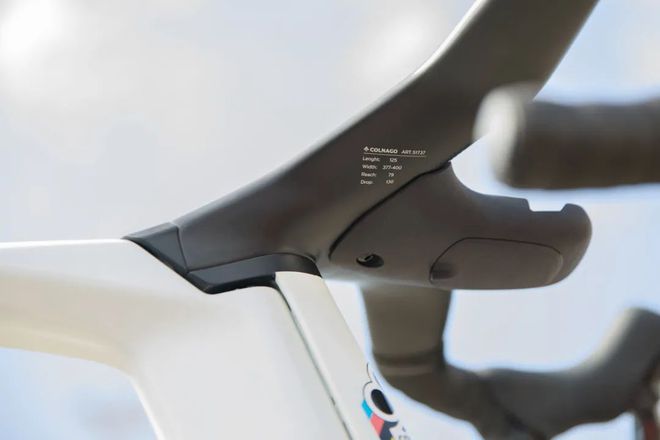 欣赏他的彩虹涂装Colnago Y1RsK8凯发天生赢家波加查拿下今年首胜 来(图2)
